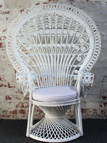 Wicker Peacock Chair, Large White